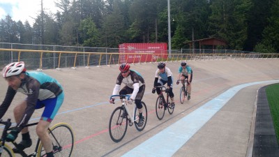 And they're off! The first group paceline. Six laps flew by.